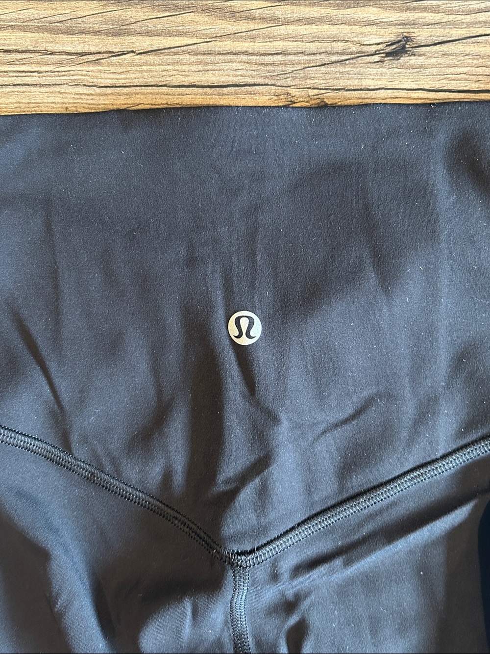 NWT lululemon athletica Black V-Waist Align 25" Leggings - Picture 4 of 5